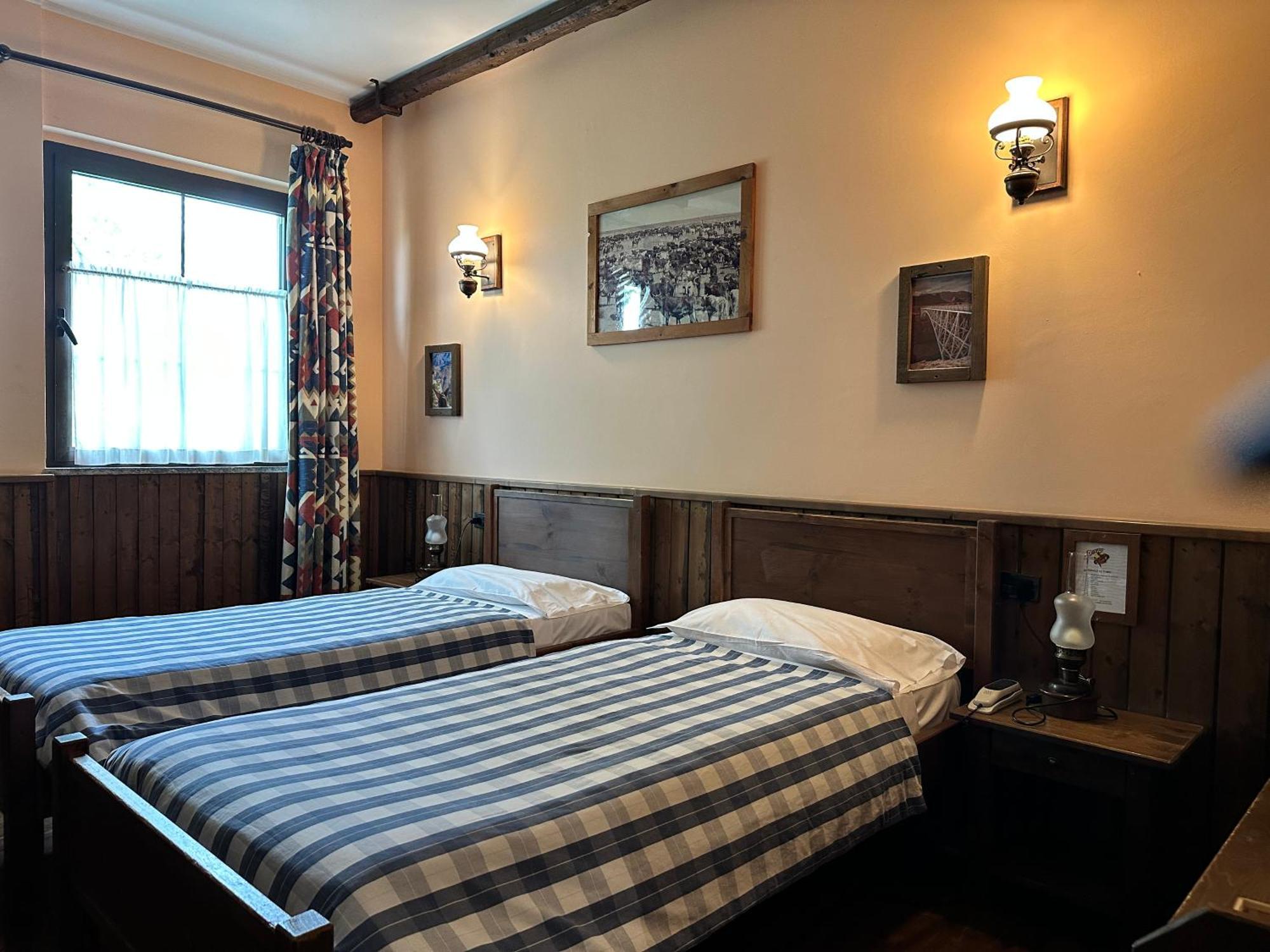 Готель Cowboys Guest Ranch Воґера Екстер'єр фото