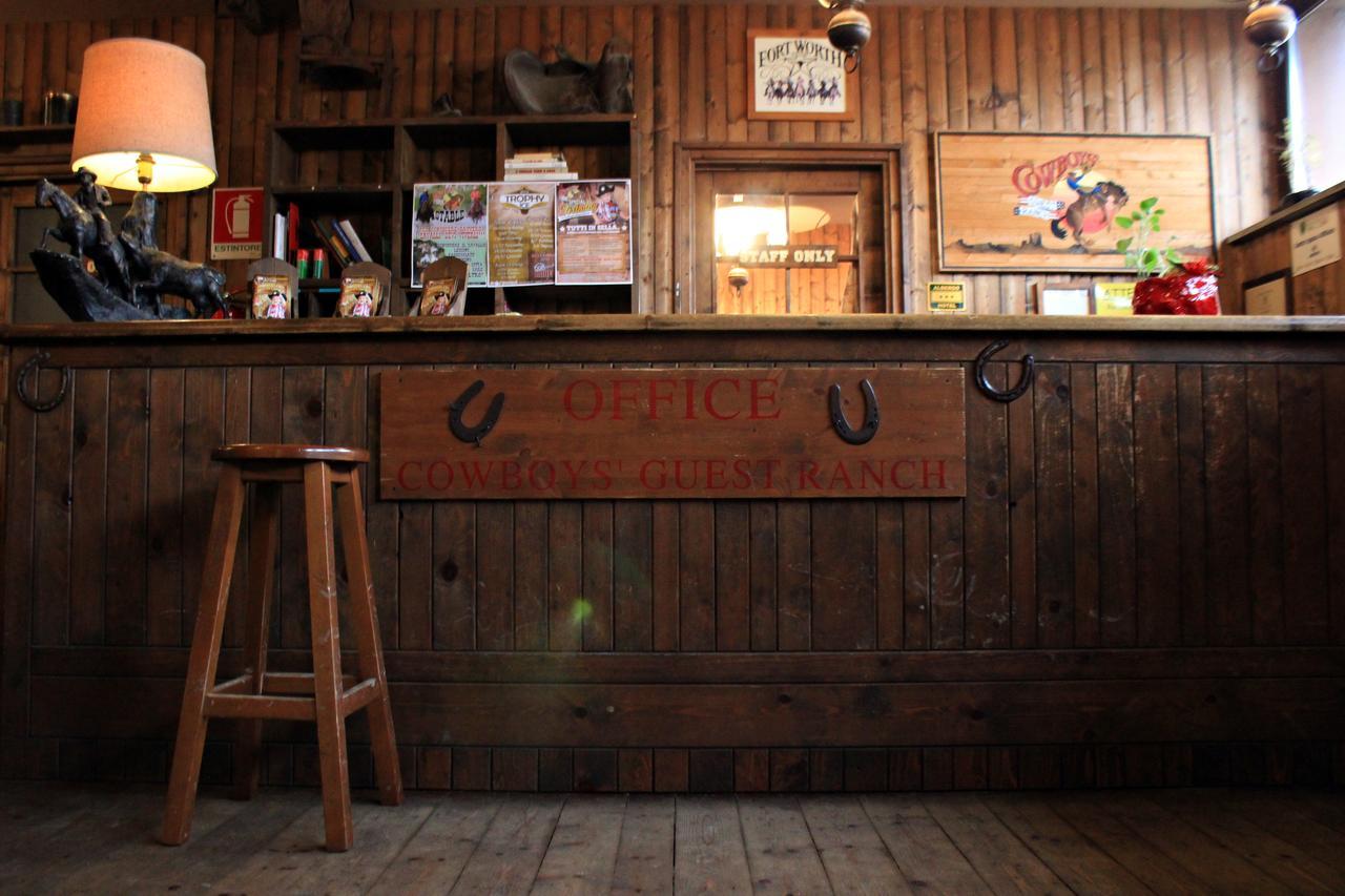 Готель Cowboys Guest Ranch Воґера Екстер'єр фото