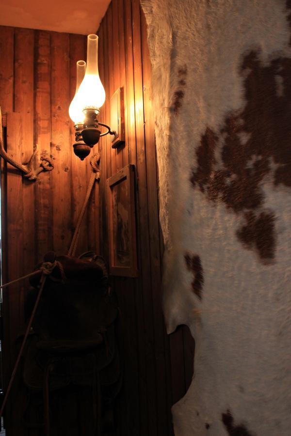 Готель Cowboys Guest Ranch Воґера Екстер'єр фото